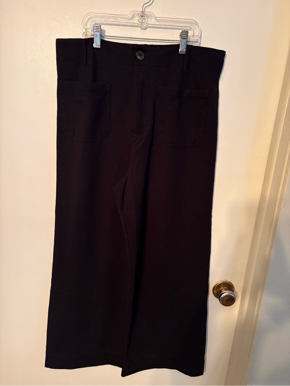 Jones New York women’s size 12 Black Wide-Leg pants with Front Patch Pockets